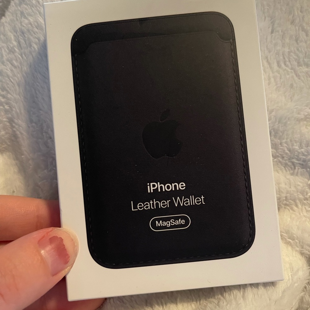 Apple mag safe wallet